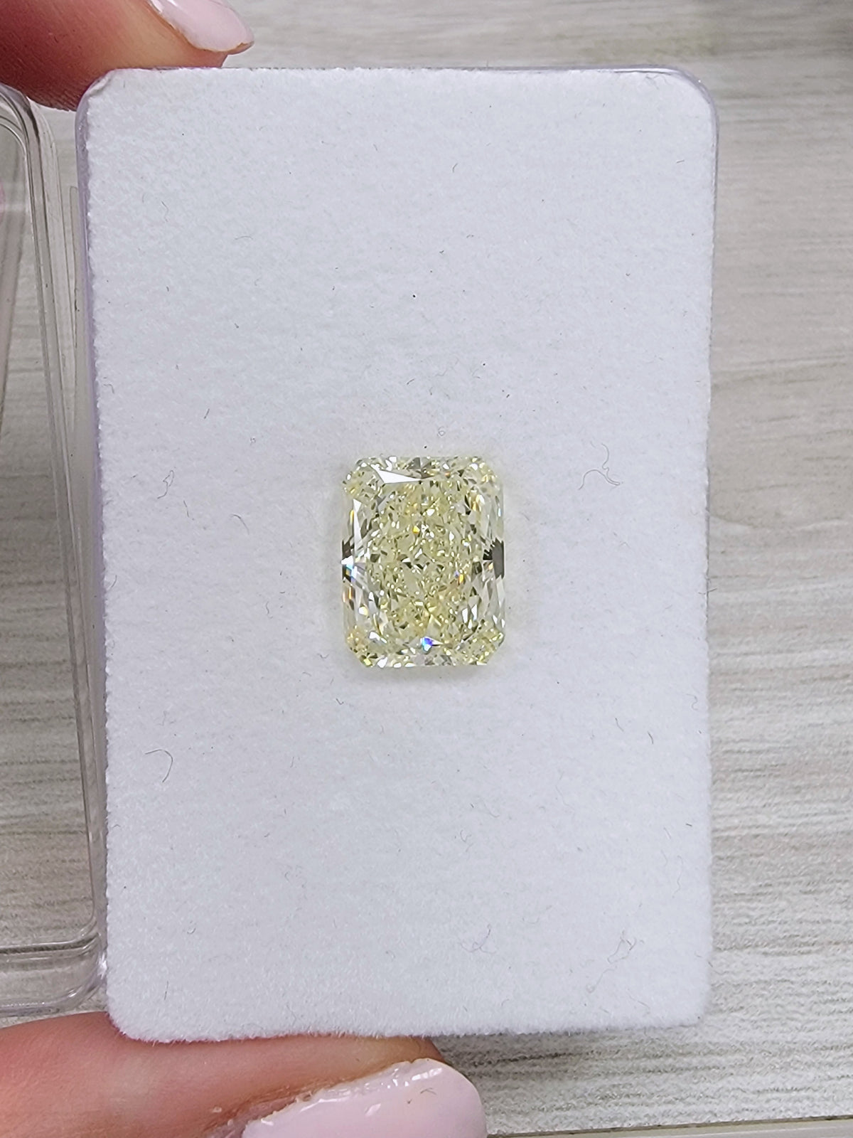6.01ct Light Yellow Radiant Diamond VVS2 GIA