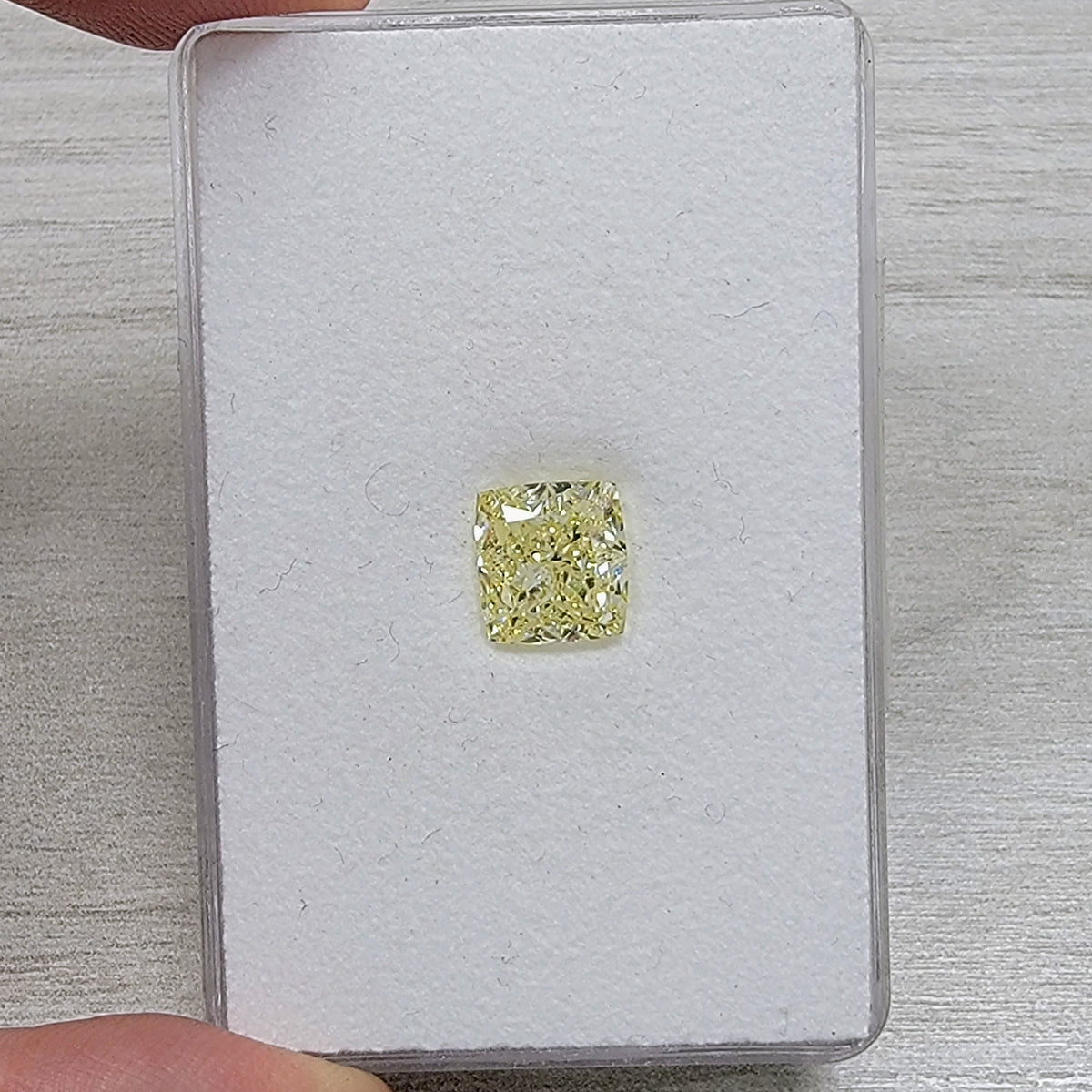 3.20ct Light Yellow Cushion Diamond SI1 GIA