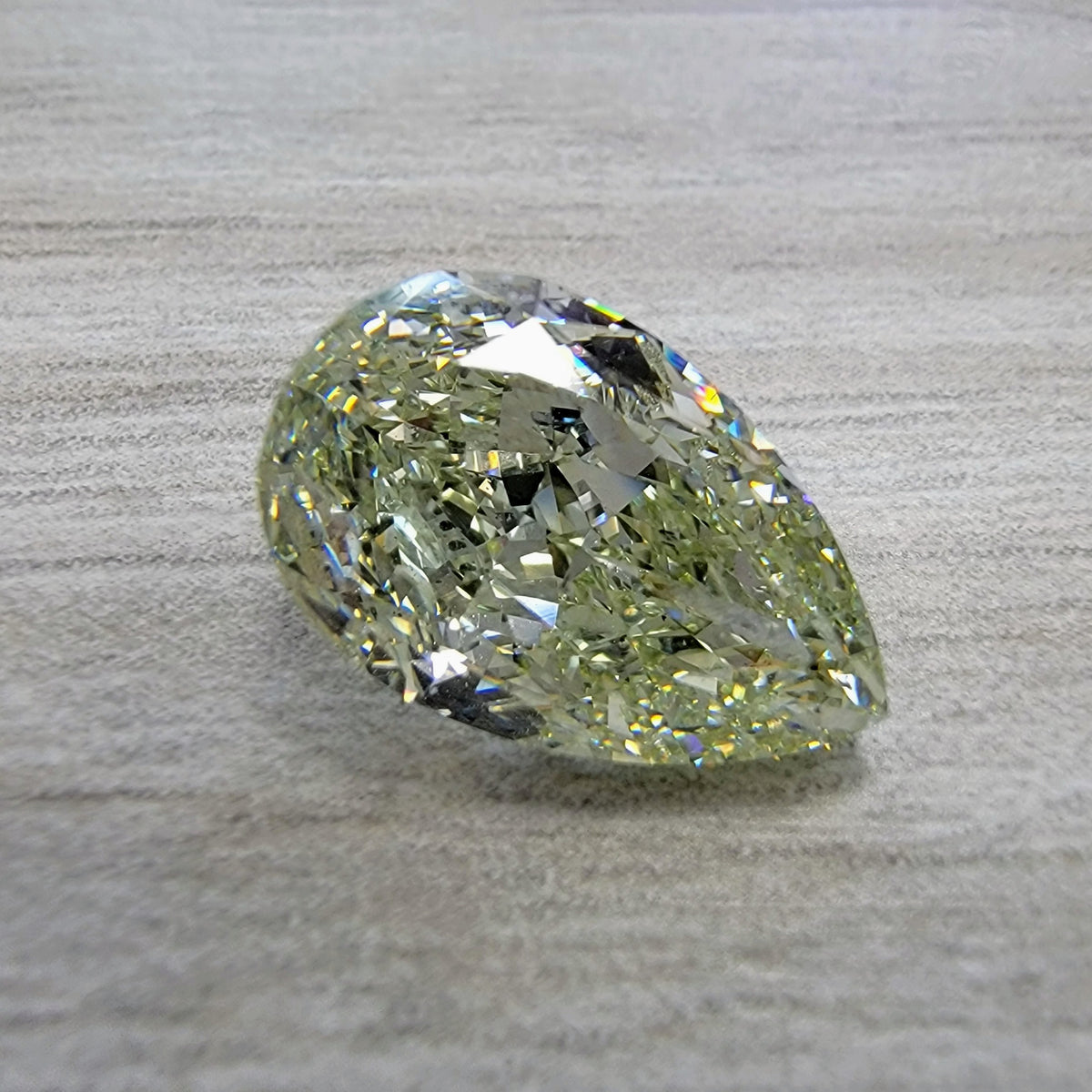 5.28ct Fancy Yellow-Green Pear Diamond SI1 GIA