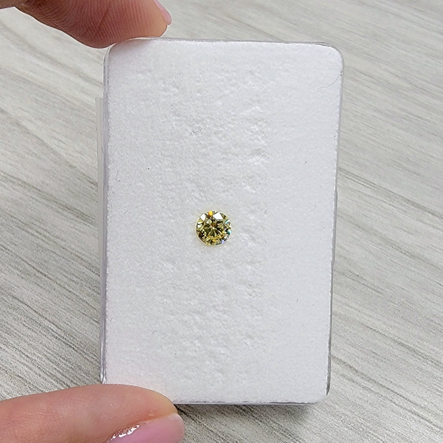 0.51ct Fancy Yellow Round Diamond VS2 GIA