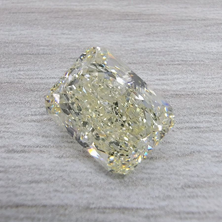 6.01ct Light Yellow Radiant Diamond VVS2 GIA