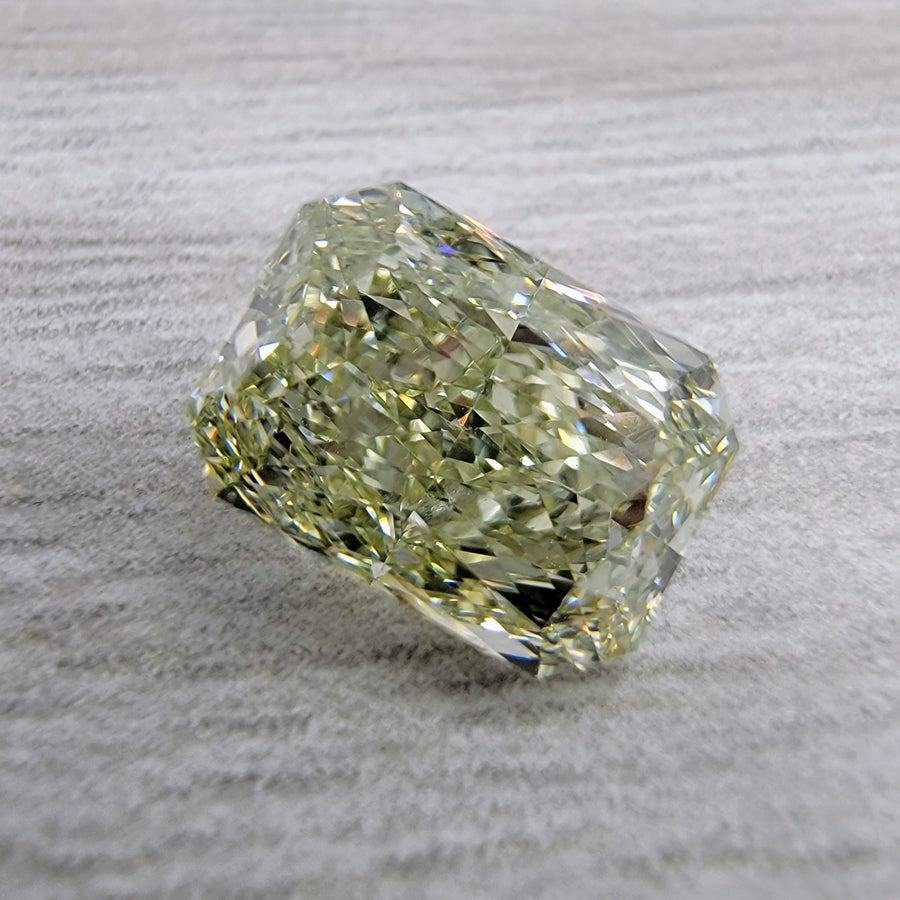 2.51ct Fancy Greenish Yellow Radiant Diamond VS2 GIA