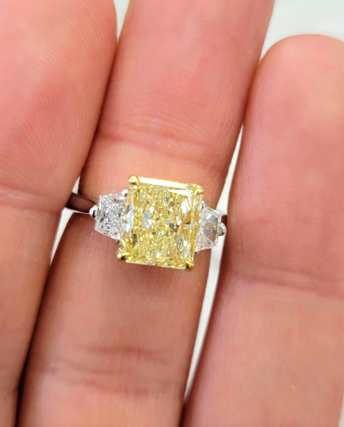 3.00ct Fancy Yellow Radiant Diamond Ring VS2 GIA