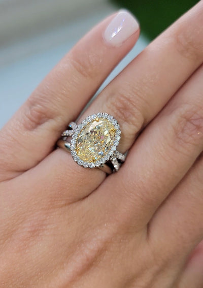 4.53ct Light Yellow Oval VVS2 GIA Ring