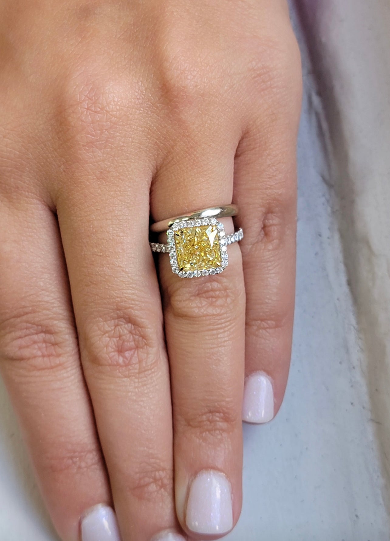4.02ct Fancy Light Yellow Radiant VVS2 GIA Ring