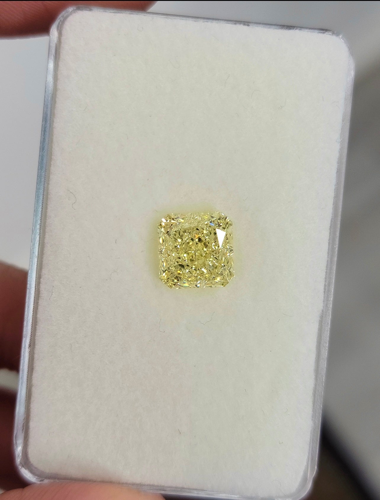 4.02ct Fancy Light Yellow Radiant VVS2 GIA Ring