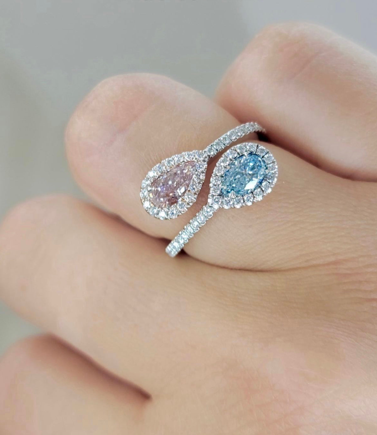 Toi et Moi Pink Diamond & Blue Diamond Ring