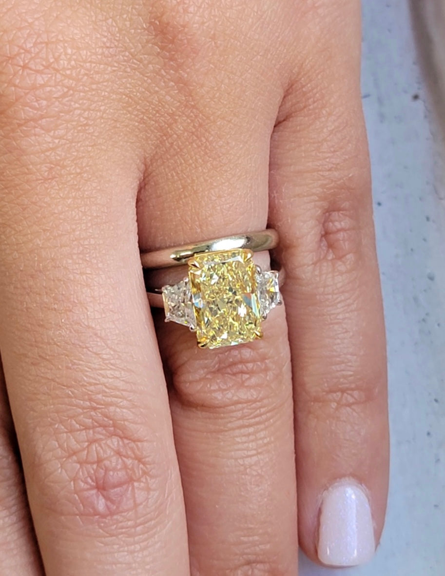 4.07ct Fancy Yellow Radiant Diamond Ring VS2 GIA