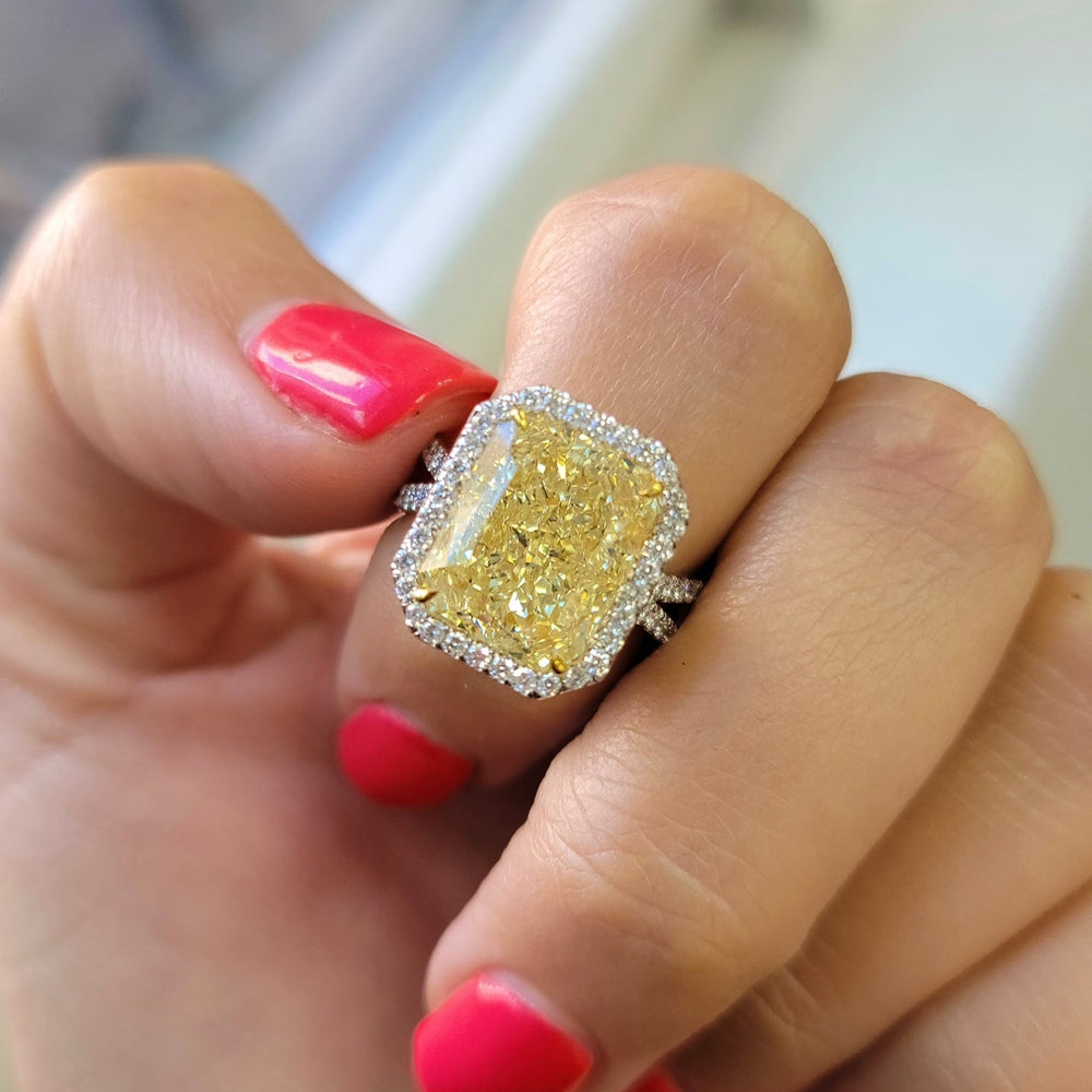 9.04ct Light Yellow Radiant Diamond Ring VS2 GIA