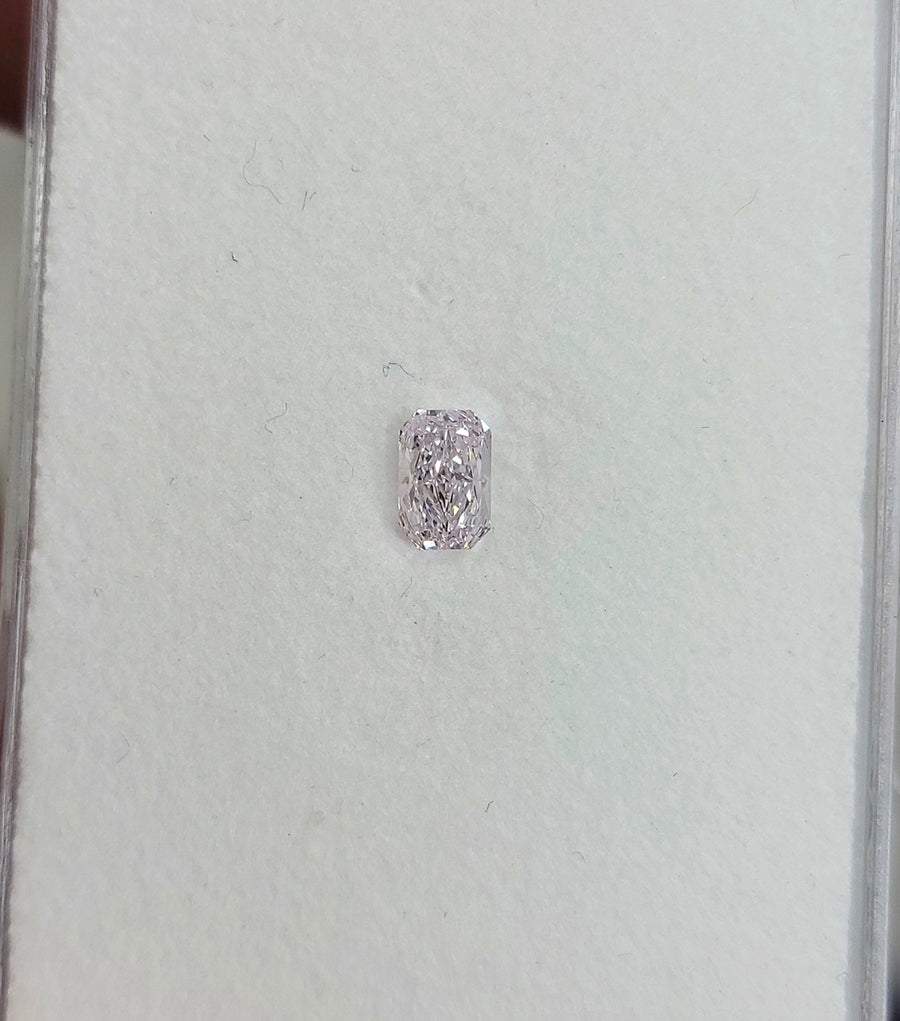 0.50ct Light Pink Long Radiant Diamond VS2 GIA
