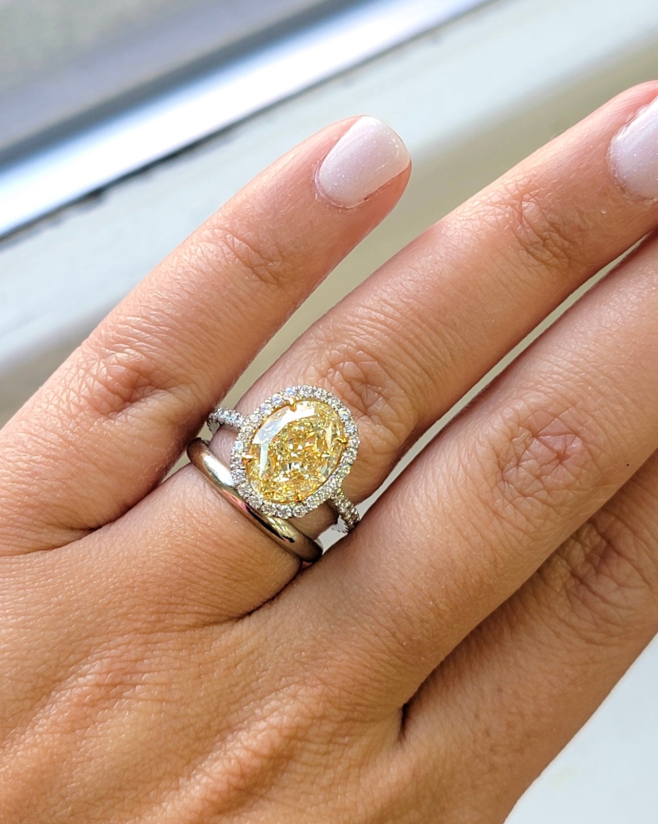 5.03ct Light Yellow Oval VS1 GIA Ring