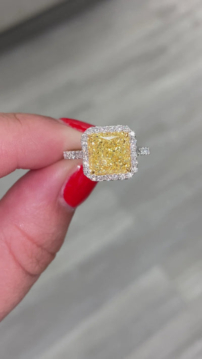 4.02ct Fancy Light Yellow Radiant VVS2 GIA Ring