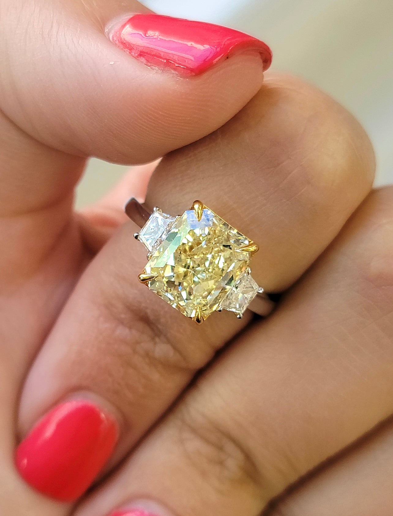 4.08ct Fancy Light Yellow Radiant SI2 Ring